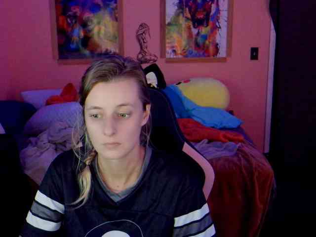 YourSecretGirlFriend963 webcam