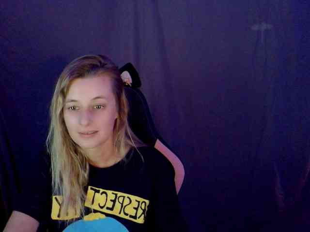 YourSecretGirlFriend963 webcam