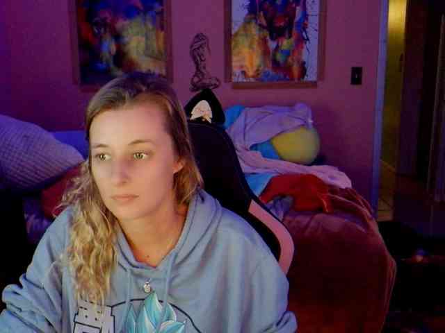 YourSecretGirlFriend963 webcam