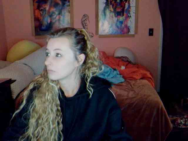 YourSecretGirlFriend963 webcam