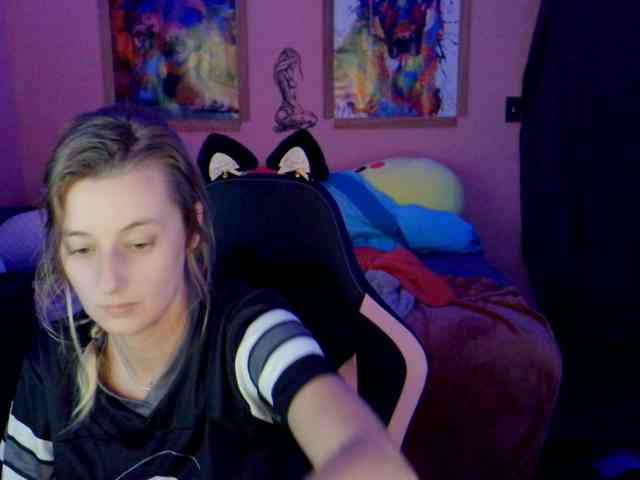 YourSecretGirlFriend963 webcam