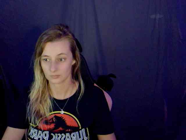 YourSecretGirlFriend963 webcam