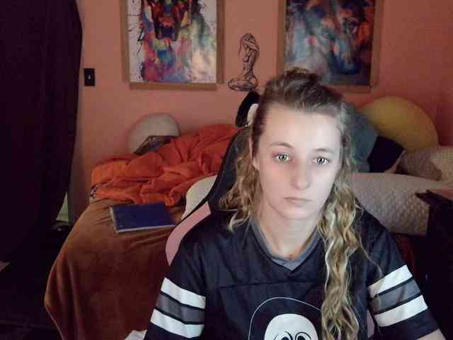 YourSecretGirlFriend963 webcam