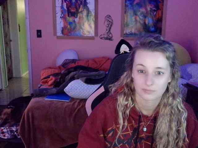 YourSecretGirlFriend963 webcam