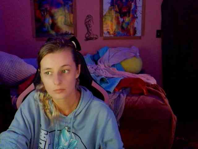 YourSecretGirlFriend963 webcam