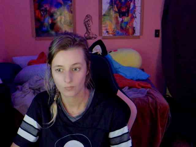 YourSecretGirlFriend963 webcam