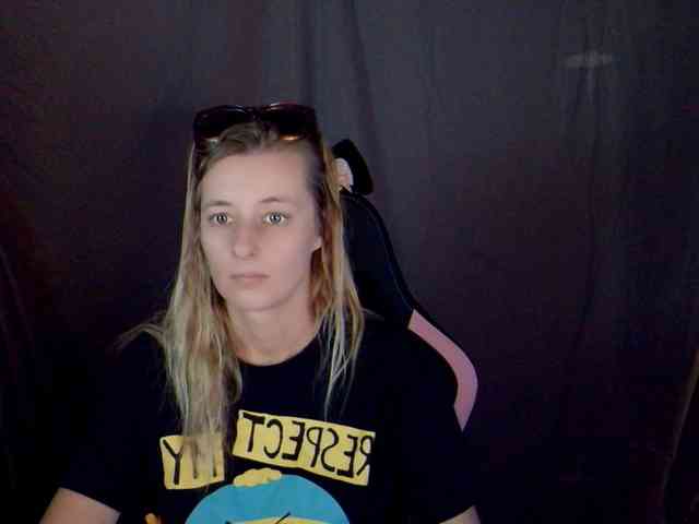 YourSecretGirlFriend963 webcam