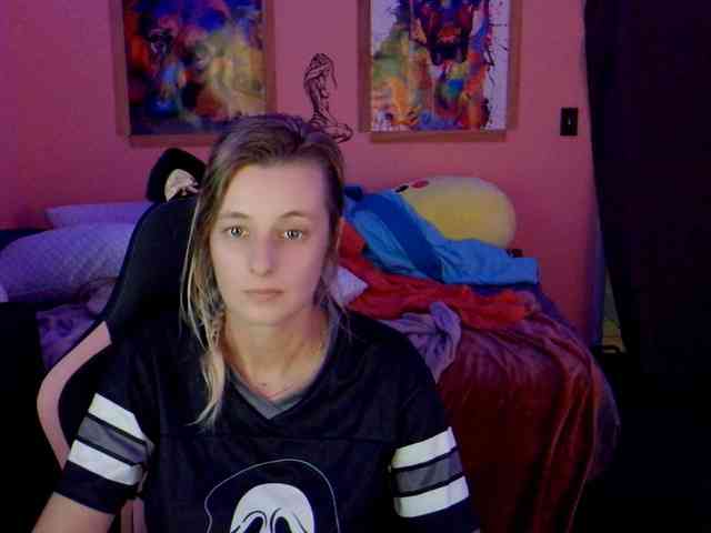 YourSecretGirlFriend963 webcam