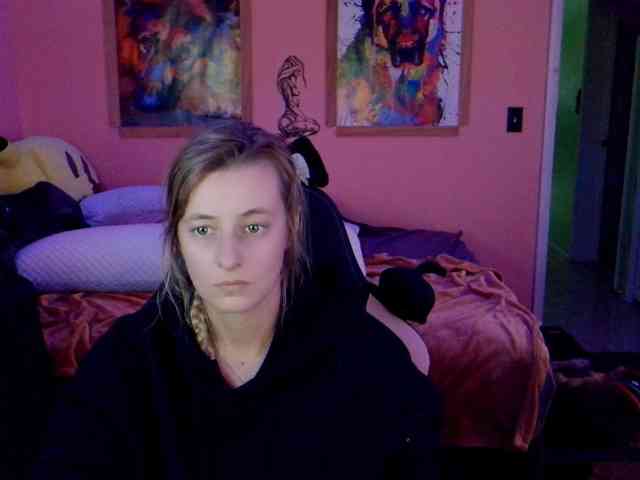 YourSecretGirlFriend963 webcam