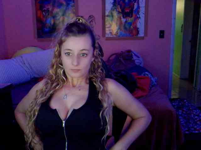 YourSecretGirlFriend963 webcam
