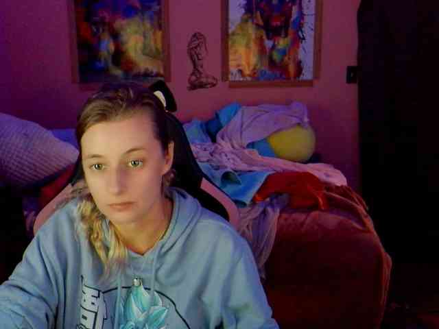 YourSecretGirlFriend963 webcam