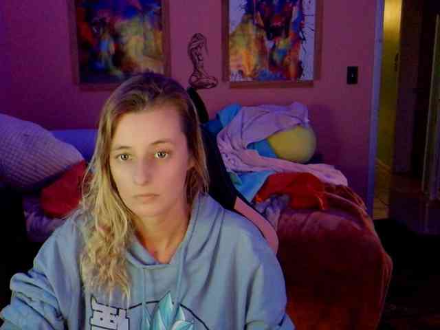 YourSecretGirlFriend963 webcam