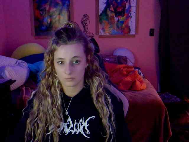 YourSecretGirlFriend963 webcam