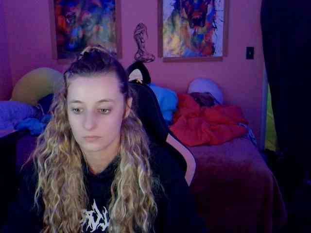 YourSecretGirlFriend963 webcam