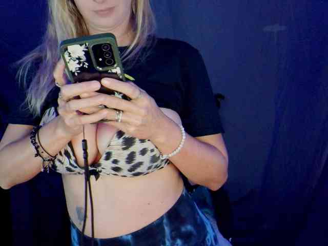 YourSecretGirlFriend963 webcam