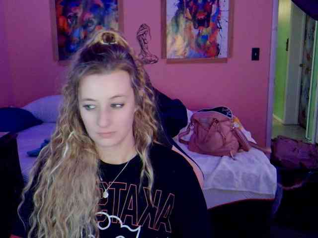 YourSecretGirlFriend963 webcam