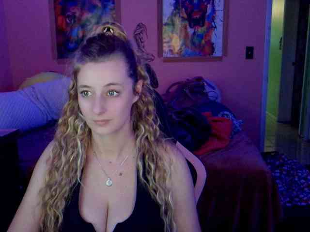YourSecretGirlFriend963 webcam