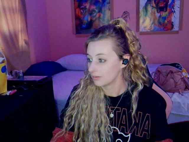 YourSecretGirlFriend963 webcam