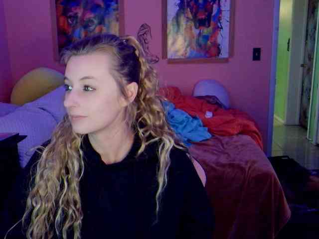 YourSecretGirlFriend963 webcam