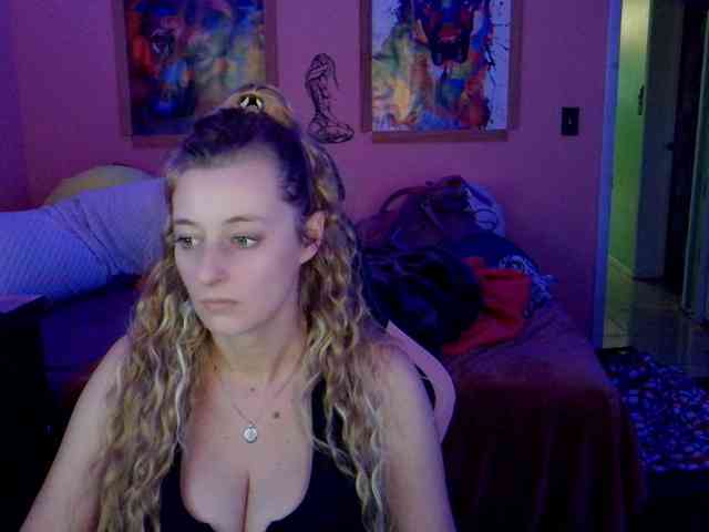 YourSecretGirlFriend963 webcam