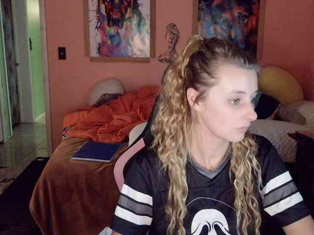 YourSecretGirlFriend963 webcam