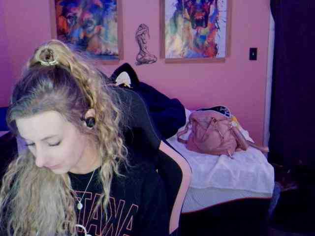 YourSecretGirlFriend963 webcam