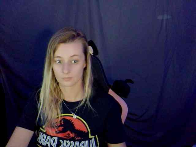 YourSecretGirlFriend963 webcam