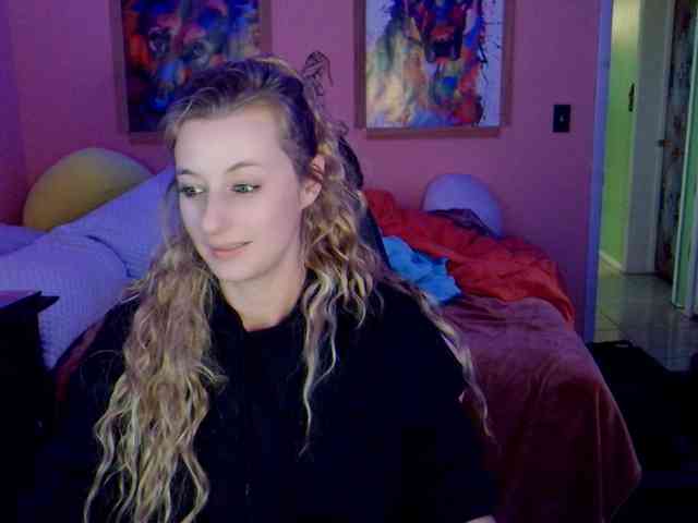 YourSecretGirlFriend963 webcam