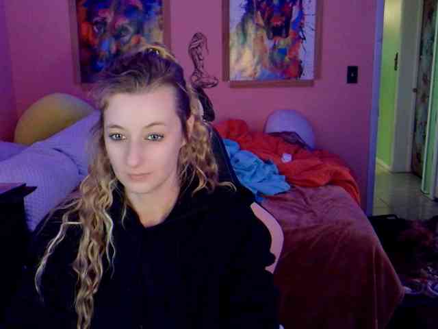 YourSecretGirlFriend963 webcam