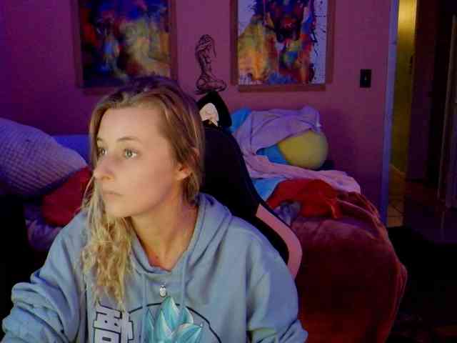 YourSecretGirlFriend963 webcam