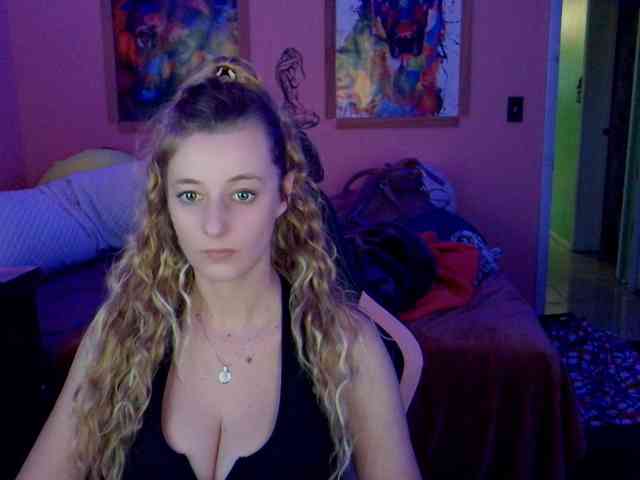 YourSecretGirlFriend963 webcam