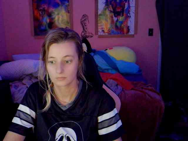 YourSecretGirlFriend963 webcam