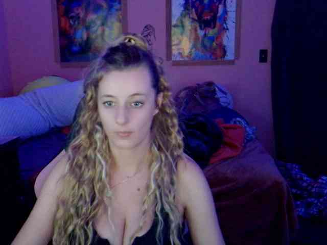 YourSecretGirlFriend963 webcam