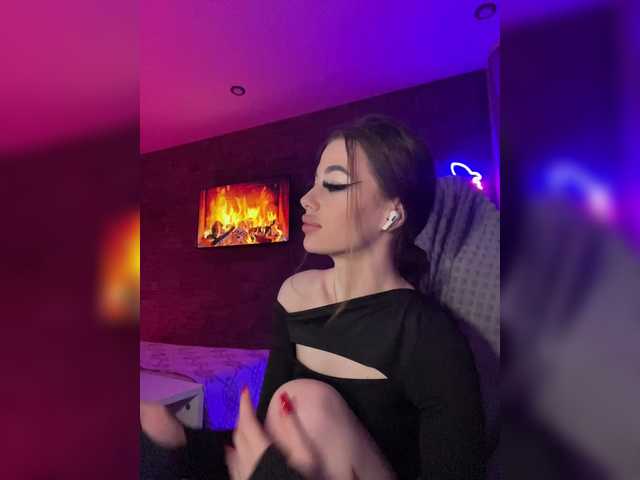 HotGirlEva's BongaCams show and profile