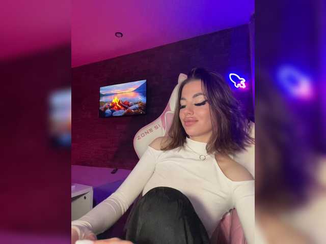 HotGirlEva's BongaCams show and profile