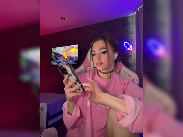 HotGirlEva's BongaCams show and profile