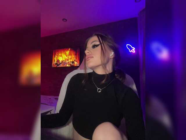 HotGirlEva's BongaCams show and profile