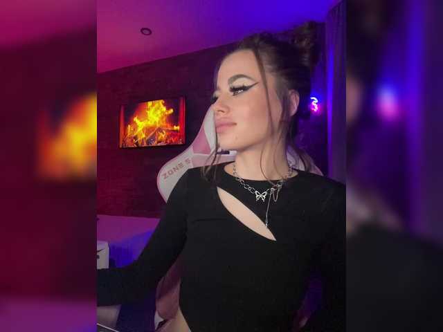 HotGirlEva's BongaCams show and profile