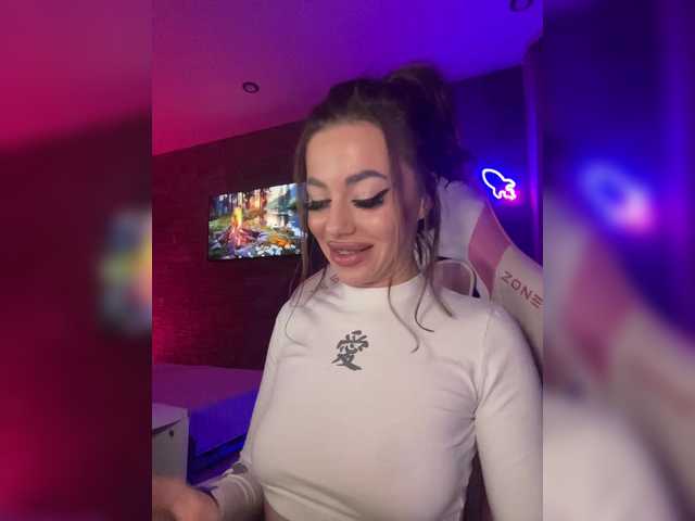 HotGirlEva's BongaCams show and profile