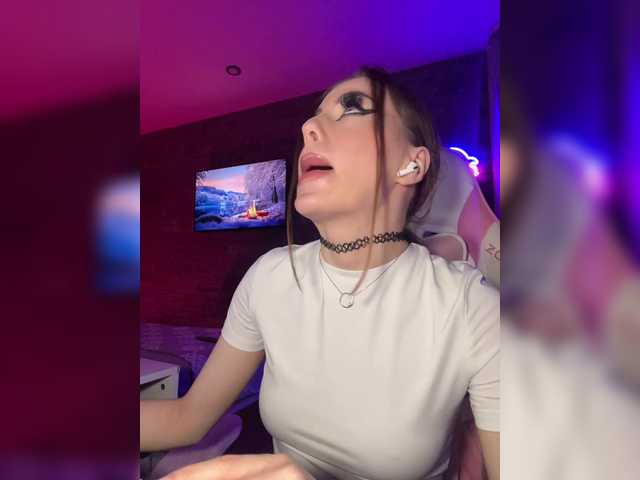 HotGirlEva's BongaCams show and profile