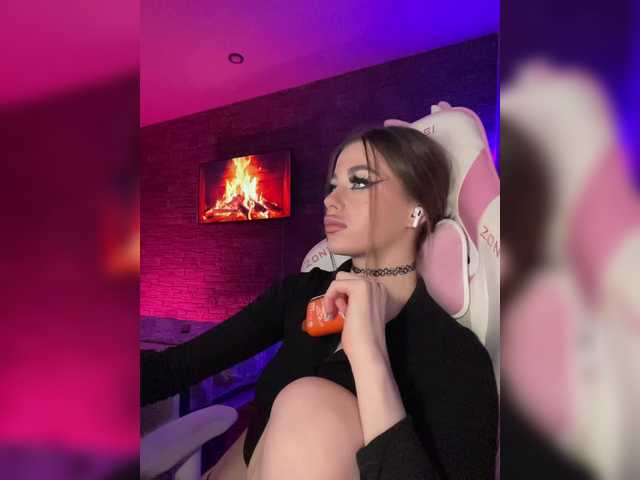 HotGirlEva's BongaCams show and profile