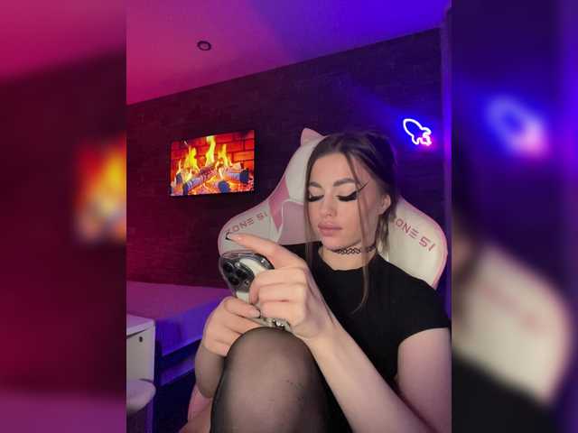 HotGirlEva's BongaCams show and profile