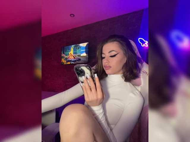 HotGirlEva's BongaCams show and profile