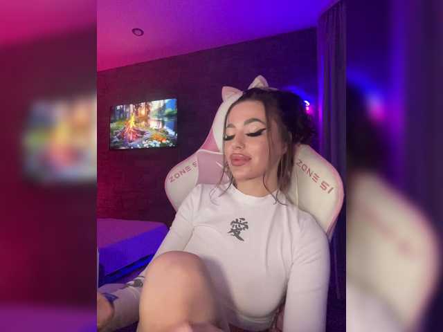 HotGirlEva's BongaCams show and profile