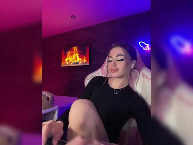 HotGirlEva's BongaCams show and profile