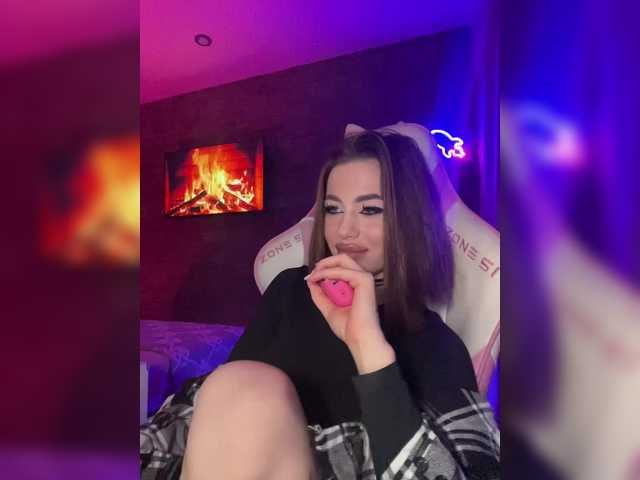 HotGirlEva's BongaCams show and profile