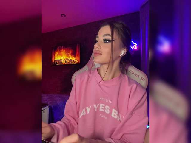 HotGirlEva's BongaCams show and profile