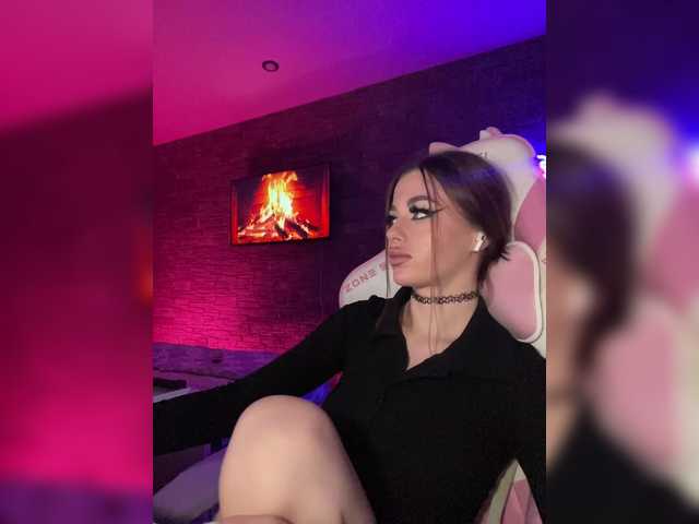 HotGirlEva's BongaCams show and profile
