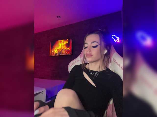 HotGirlEva's BongaCams show and profile