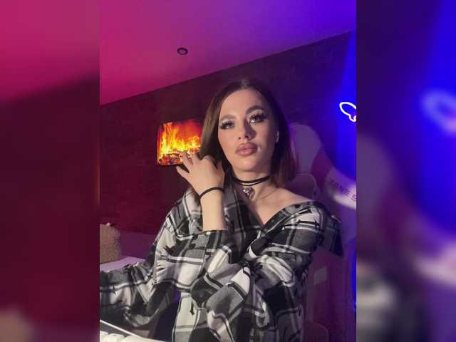 HotGirlEva's BongaCams show and profile